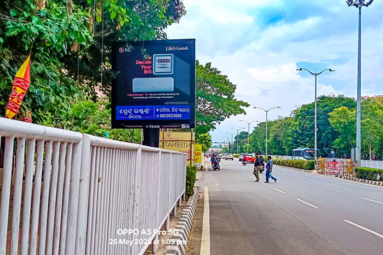 web-TEAM-HOARDINGS-(12)