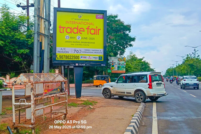 web-TEAM-HOARDINGS-(13)